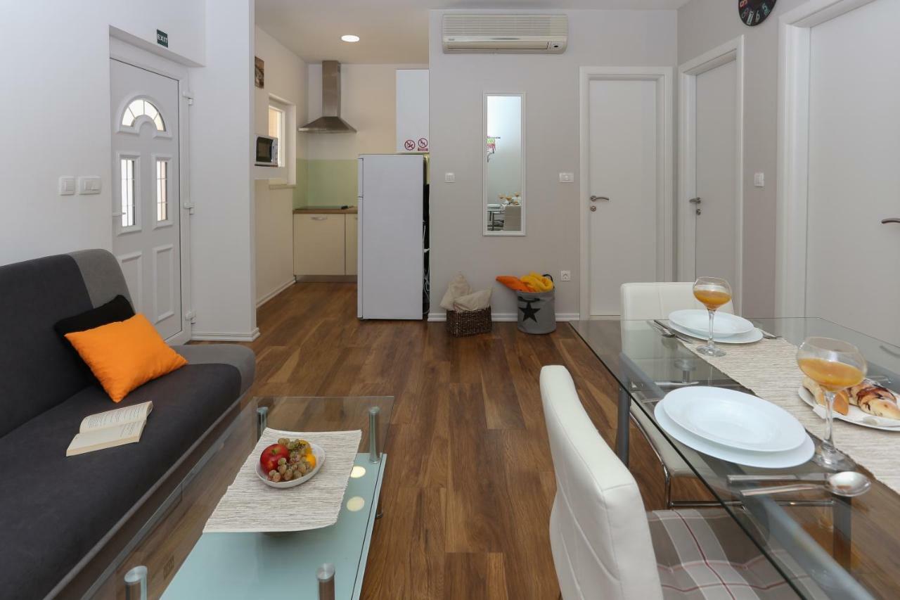 Bruno'S Poolside Apartments - Near Beach تروغير المظهر الخارجي الصورة
